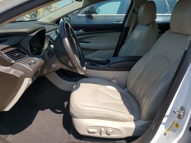 1G4ZP5SS4JU114944 - 2018 BUICK LACROSSE ESSENCE WHITE photo 7