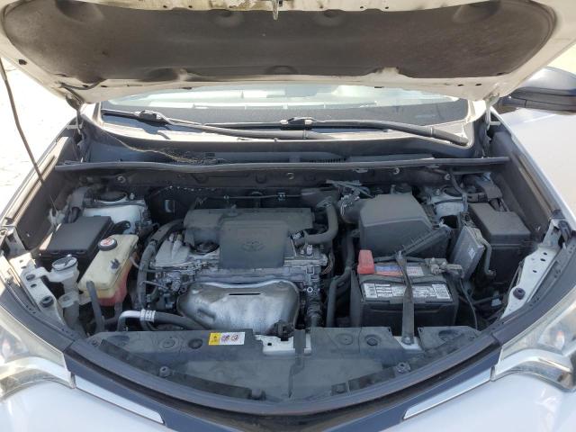 JTMZFREV3HJ715696 - 2017 TOYOTA RAV4 LE 白色 照片 12