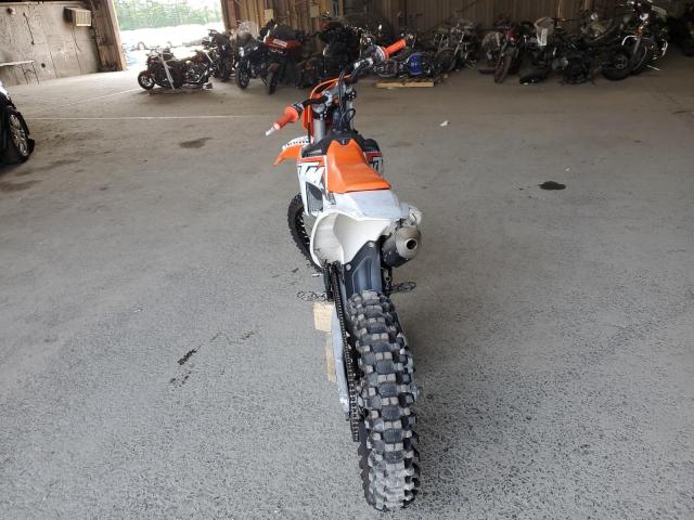 VBKSXM235PM276808 - 2023 KTM 250 SX WHITE photo 4