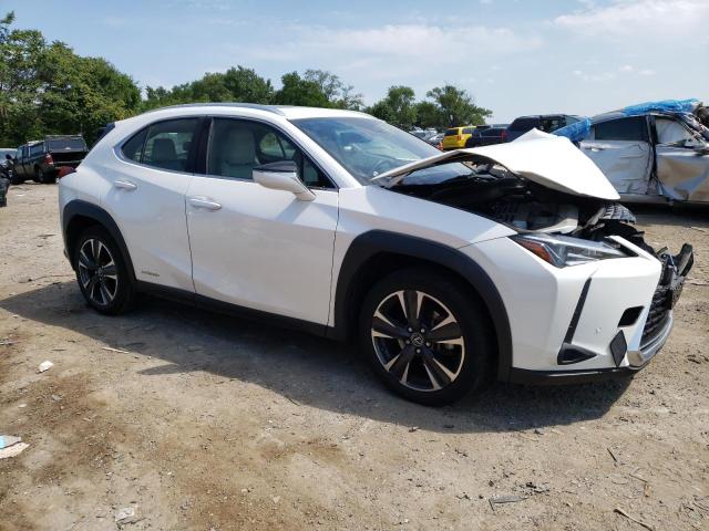 JTHP9JBH3M2037386 - 2021 LEXUS UX 250H WHITE photo 4