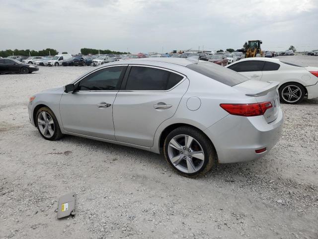 19VDE1F71DE000933 - 2013 ACURA ILX 20 TECH SILVER photo 2