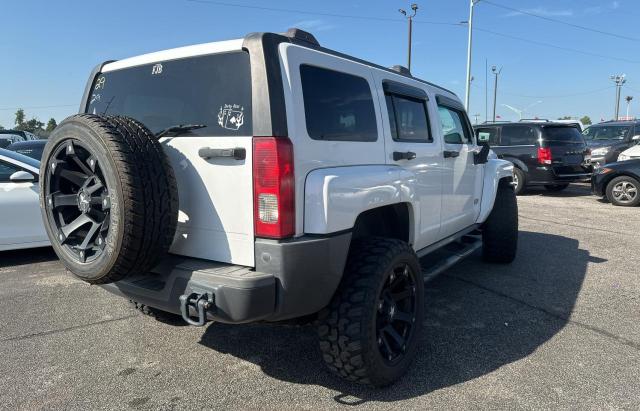 5GTEN13E498150379 - 2009 HUMMER H3 WHITE photo 4