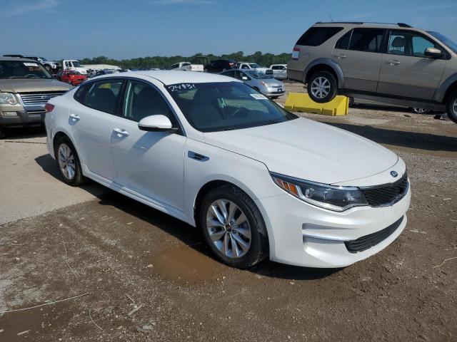 5XXGT4L35HG140476 - 2017 KIA OPTIMA LX WHITE photo 4