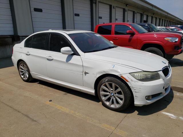 WBAPH7G54ANM47935 - 2010 BMW 328 I WHITE photo 4