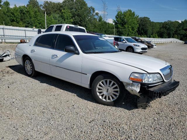 1LNHM81W24Y682634 - 2004 LINCOLN TOWN CAR EXECUTIVE Білий фото 4