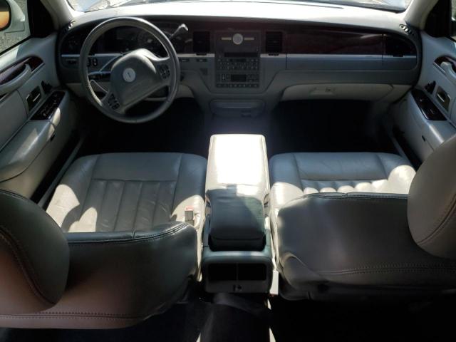 1LNHM81W24Y682634 - 2004 LINCOLN TOWN CAR EXECUTIVE Білий фото 8
