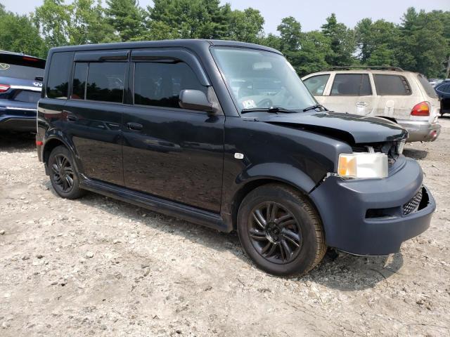 JTLKT324940157909 - 2004 TOYOTA SCION XB BLACK photo 4