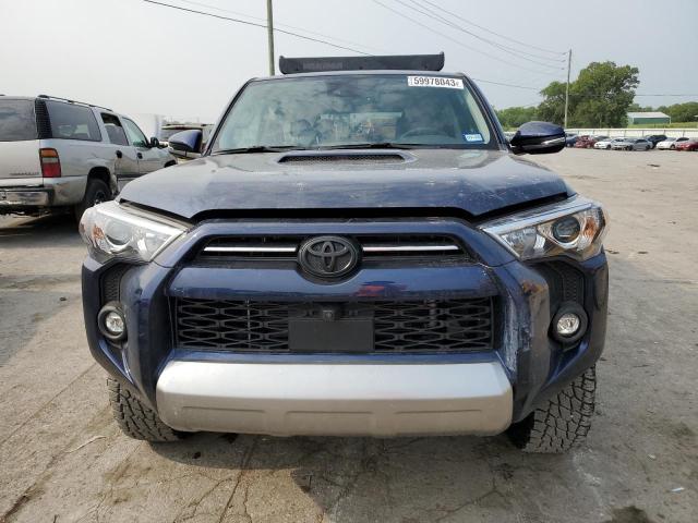 JTERU5JR6P6116327 - 2023 TOYOTA 4RUNNER SE BLUE photo 5