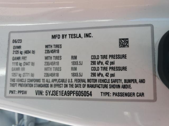 5YJ3E1EA9PF605054 - 2023 TESLA MODEL 3 WHITE photo 13