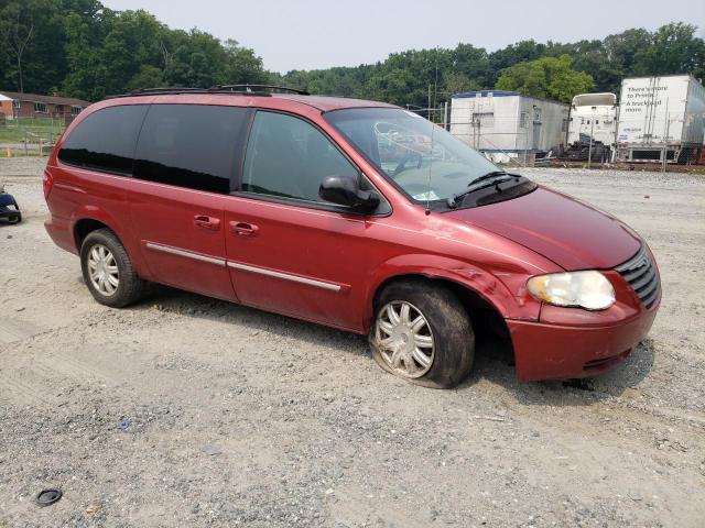 2C4GP54L45R416724 - 2005 CHRYSLER TOWN & COU TOURING RED photo 4