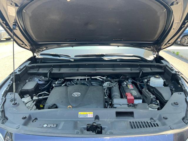 5TDGZRBH8NS181557 - 2022 TOYOTA HIGHLANDER XLE BLUE photo 11