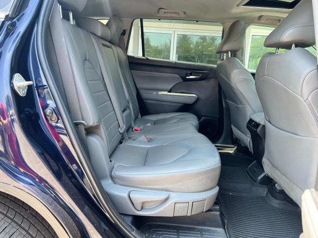 5TDGZRBH8NS181557 - 2022 TOYOTA HIGHLANDER XLE BLUE photo 6