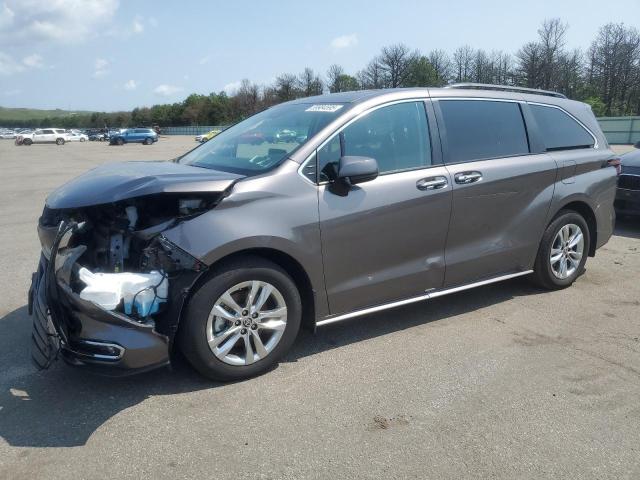 2024 TOYOTA SIENNA XLE, null