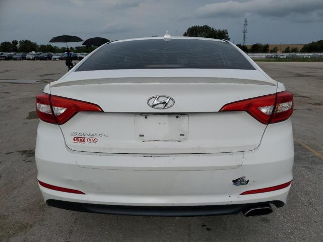 5NPE24AF5FH046607 - 2015 HYUNDAI SONATA SE WHITE photo 6