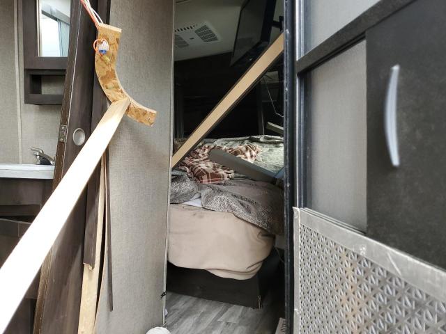 573TR3821M3331869 - 2021 GRAND DESI REFLECTION TWO TONE photo 5