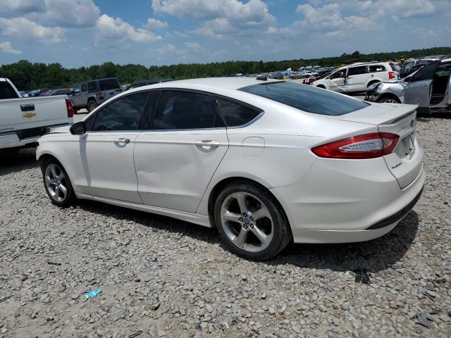 3FA6P0HR8DR167517 - 2013 FORD FUSION SE WHITE photo 2