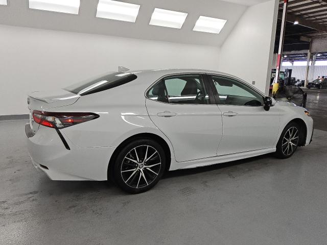 4T1G31AK4PU050040 - 2023 TOYOTA CAMRY SE NIGHT SHADE SILVER photo 3