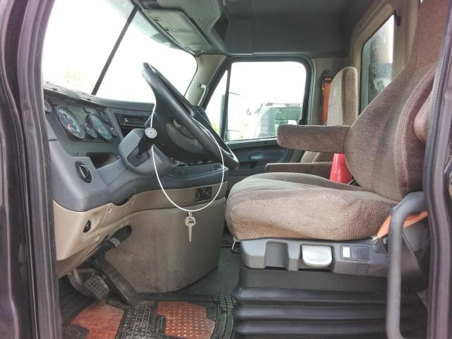 1FUJGEDR4HLHZ7977 - 2017 FREIGHTLINER CASCADIA 1 BLACK photo 5