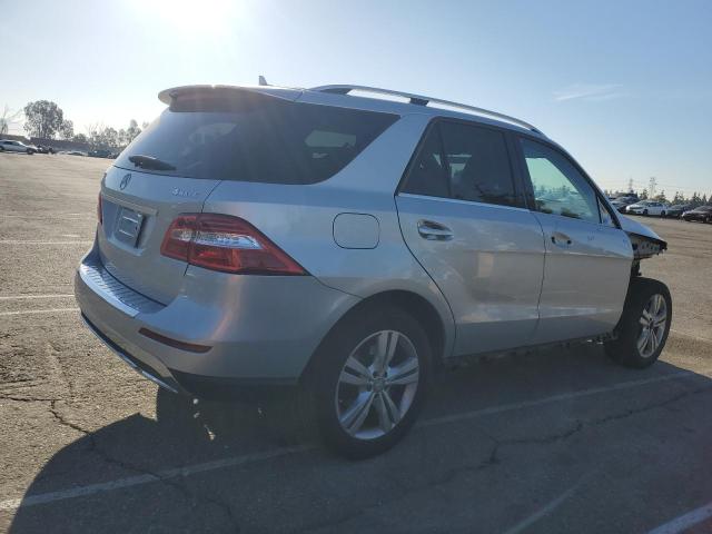 4JGDA5HB9DA201392 - 2013 MERCEDES-BENZ ML 350 4MATIC SILVER photo 3