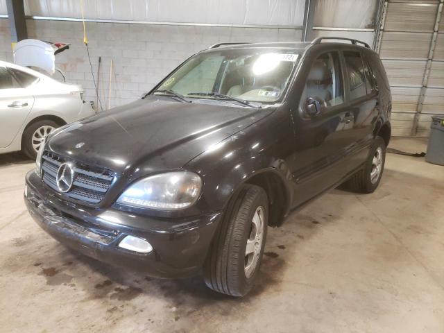 4JGAB54E32A353164 - 2002 MERCEDES-BENZ ML 320 BLACK photo 2