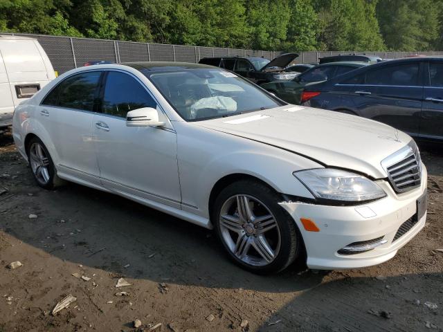 WDDNG9EB6DA510942 - 2013 MERCEDES-BENZ S 550 4MATIC WHITE photo 4