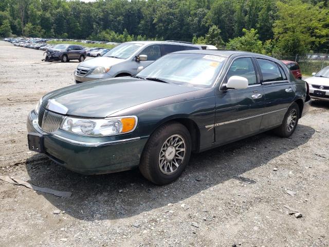 1LNHM82W2YY913973 - 2000 LINCOLN TOWN CAR SIGNATURE GREEN photo 1