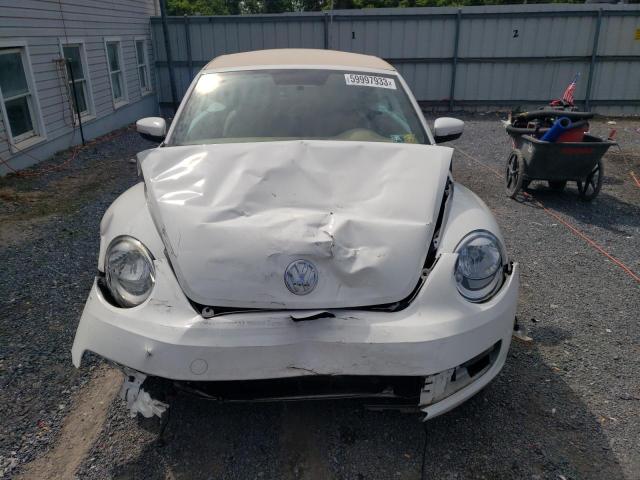 3VW5P7AT0DM823899 - 2013 VOLKSWAGEN BEETLE WHITE photo 5