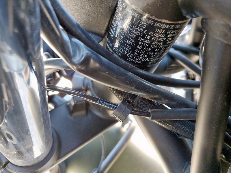 ML5EXER13RDAC6391 - 2024 KAWASAKI EX650 R ორფეროვანი ფოტო 9