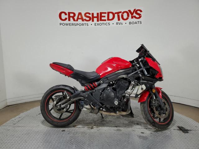 JKAEXEE18CDA06364 - 2012 KAWASAKI EX650 EC RED photo 1