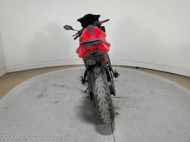 JKAEXEE18CDA06364 - 2012 KAWASAKI EX650 EC RED photo 4