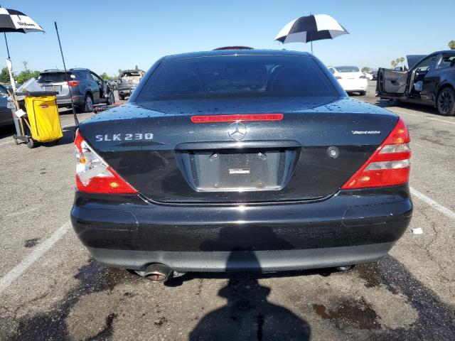 WDBKK47F1YF163963 - 2000 MERCEDES-BENZ SLK 230 KOMPRESSOR BLACK photo 6