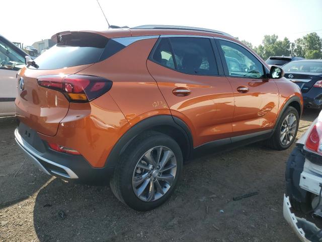 KL4MMESL7NB028264 - 2022 BUICK ENCORE GX SELECT ORANGE photo 3