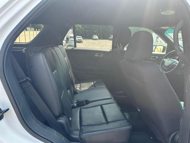 1FM5K8AR0JGB35009 - 2018 FORD EXPLORER POLICE INTERCEPTOR WHITE photo 9