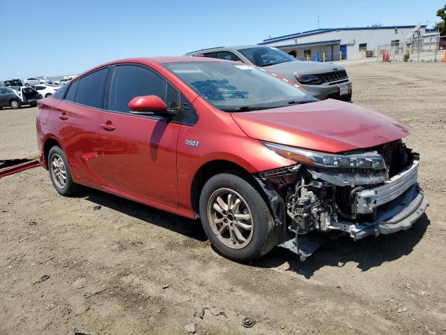 JTDKARFP8H3067020 - 2017 TOYOTA PRIUS PRIM BURGUNDY photo 4