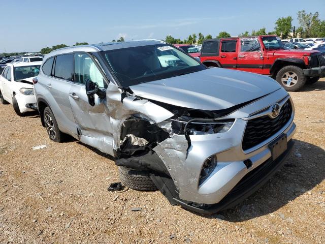 5TDGZRBH8MS086382 - 2021 TOYOTA HIGHLANDER XLE Silber Foto 4