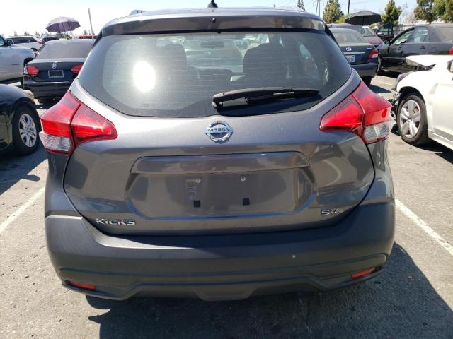 3N1CP5CU2KL566593 - 2019 NISSAN KICKS S GRAY photo 6