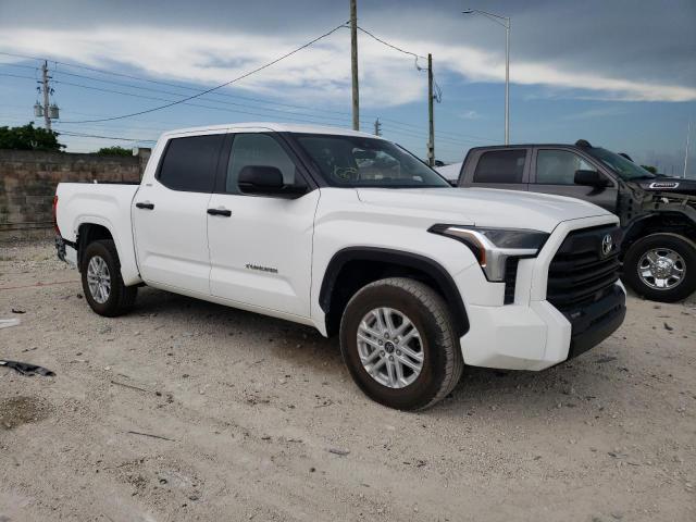 5TFLA5AB0NX002823 - 2022 TOYOTA TUNDRA CREWMAX SR WHITE photo 4