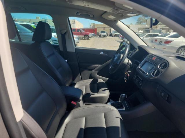 WVGBV7AX4BW528697 - 2011 VOLKSWAGEN TIGUAN S GRAY photo 5