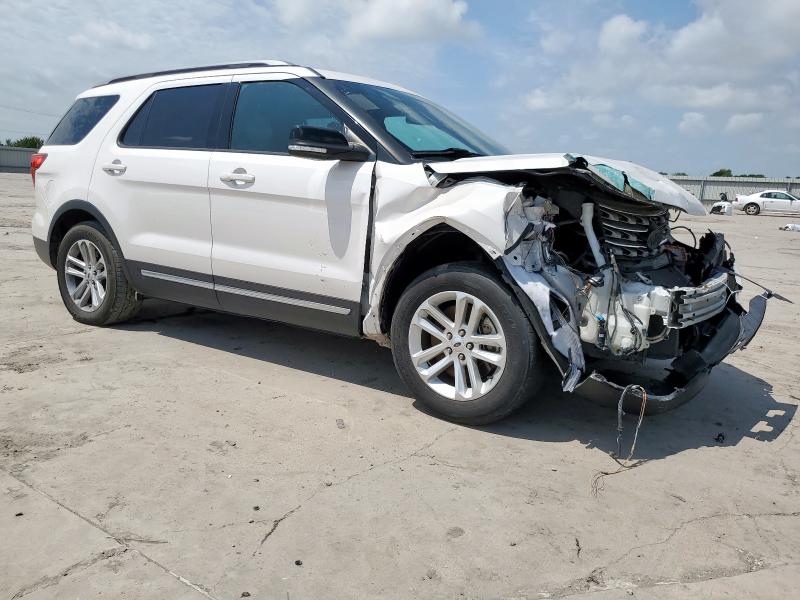 1FM5K7DH8HGE37235 - 2017 FORD EXPLORER XLT WHITE photo 4