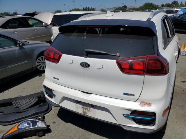 KNDCC3LGXK5019109 - 2019 KIA NIRO EX WHITE photo 6