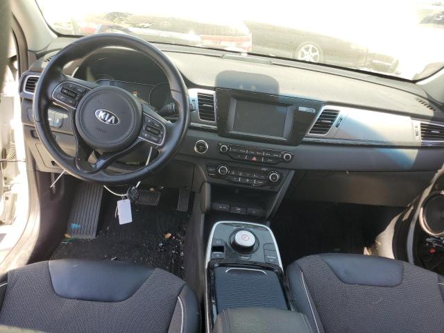 KNDCC3LGXK5019109 - 2019 KIA NIRO EX WHITE photo 8