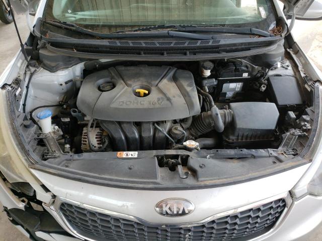 KNAFK4A69G5487773 - 2016 KIA BORREGO LX SILVER photo 11