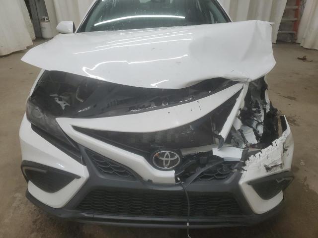 4T1G11AK6PU807879 - 2023 TOYOTA CAMRY SE NIGHT SHADE WHITE photo 11