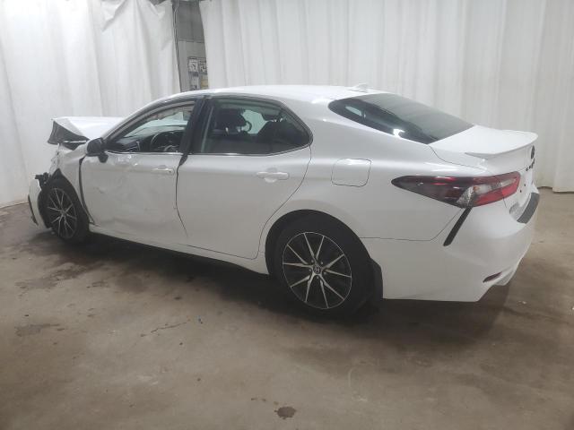 4T1G11AK6PU807879 - 2023 TOYOTA CAMRY SE NIGHT SHADE WHITE photo 2