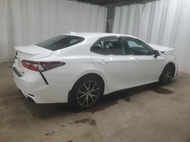 4T1G11AK6PU807879 - 2023 TOYOTA CAMRY SE NIGHT SHADE WHITE photo 3