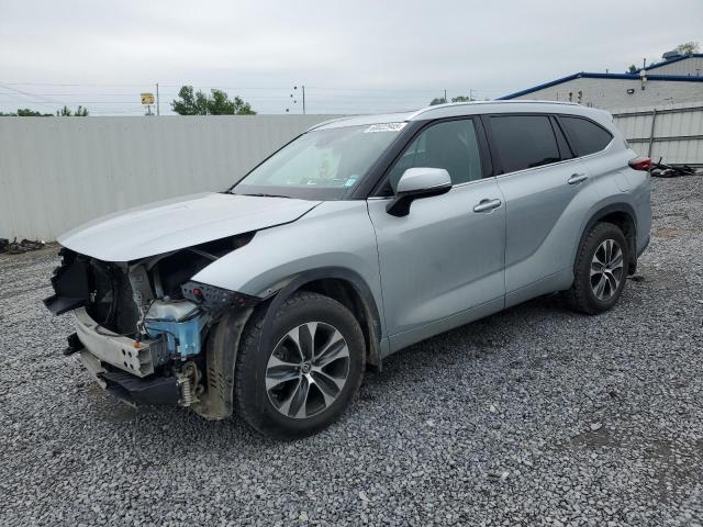 5TDGZRBH5MS059365 - 2021 TOYOTA HIGHLANDER XLE SILVER photo 1