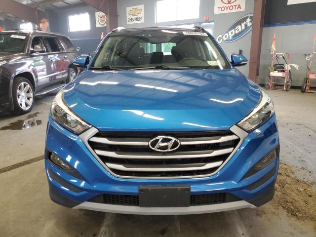 KM8J3CA23JU824688 - 2018 HYUNDAI TUCSON VALUE BLUE photo 5