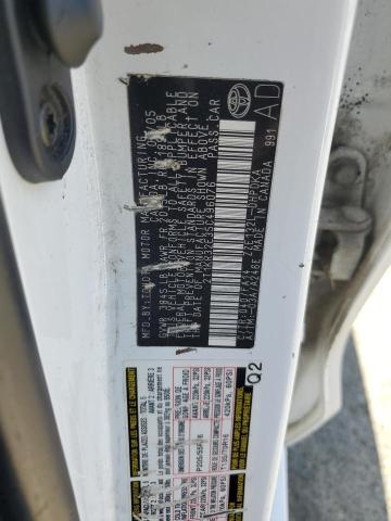 2T1KR32E35C496076 - 2005 TOYOTA MATRIX XR WHITE photo 12