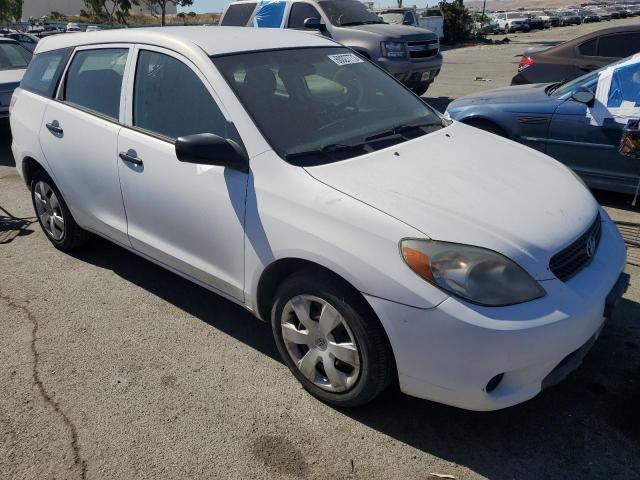 2T1KR32E35C496076 - 2005 TOYOTA MATRIX XR WHITE photo 4