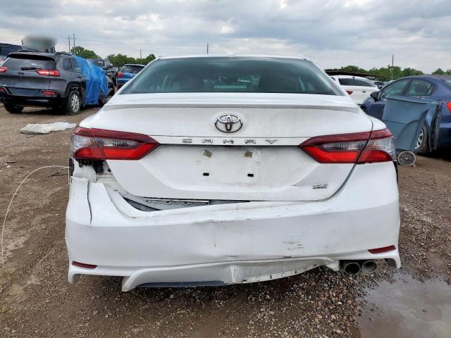 4T1G11AK7RU240889 - 2024 TOYOTA CAMRY SE NIGHT SHADE WHITE photo 6